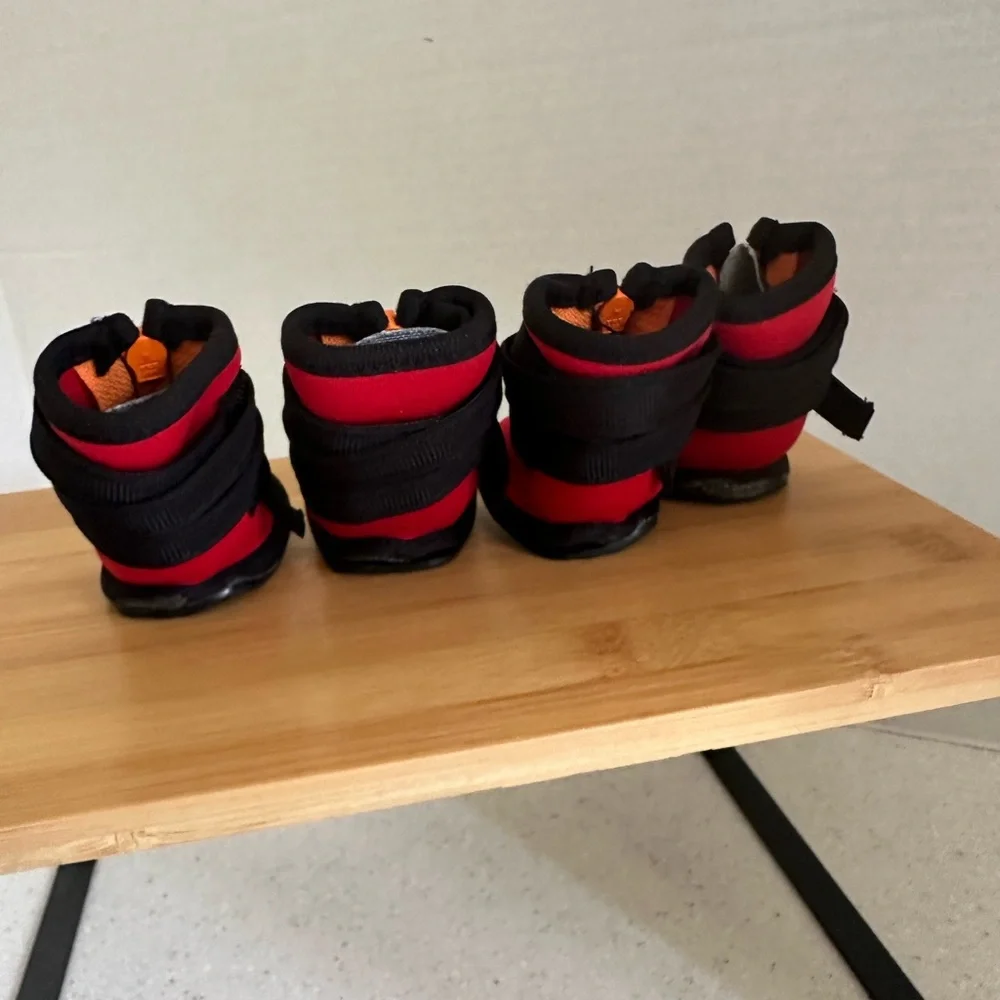 KONG Neoprene Dog Boots - Red & Black. Set of 4. Size Small.